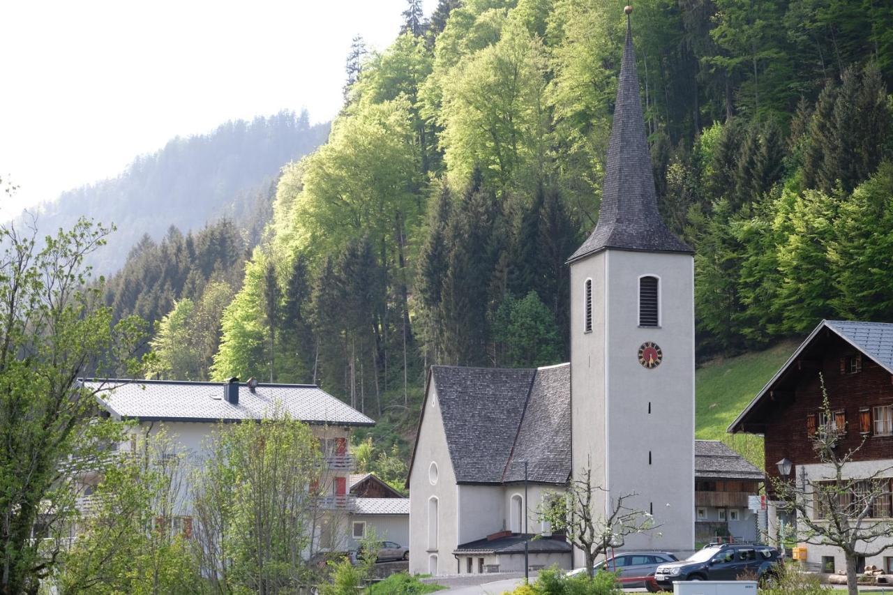 Hotel Gasthof Kreuz Sonntag Exterior photo